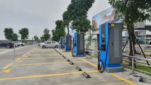 Lo Trạm Sạc Cho Xe Vinfast Có Tiện Như Lời Đồn? Trạm Sạc Có Thật Sự Dễ Tìm?